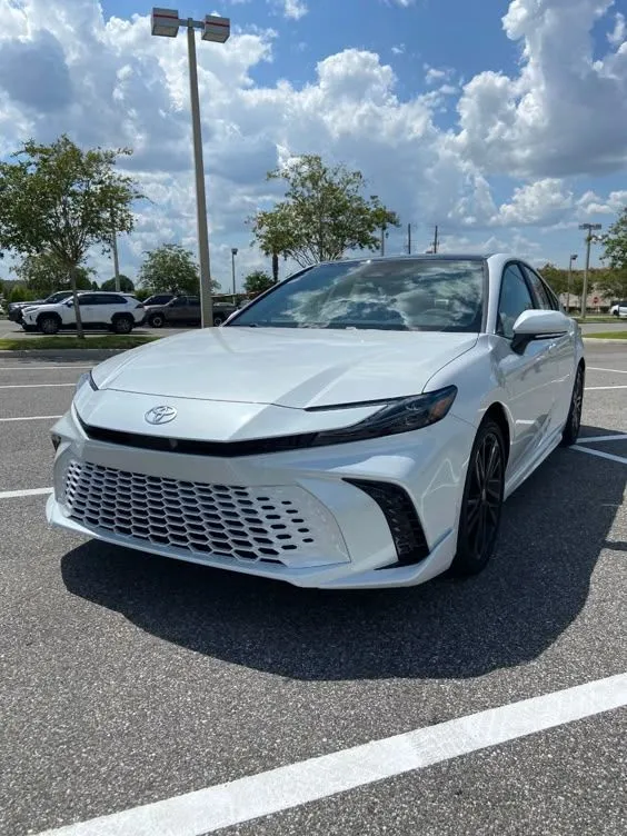 Carro marca Yijutzu (Nuevo)